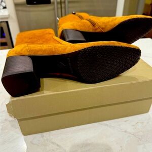 Donald Pliner Tan Suede Boots